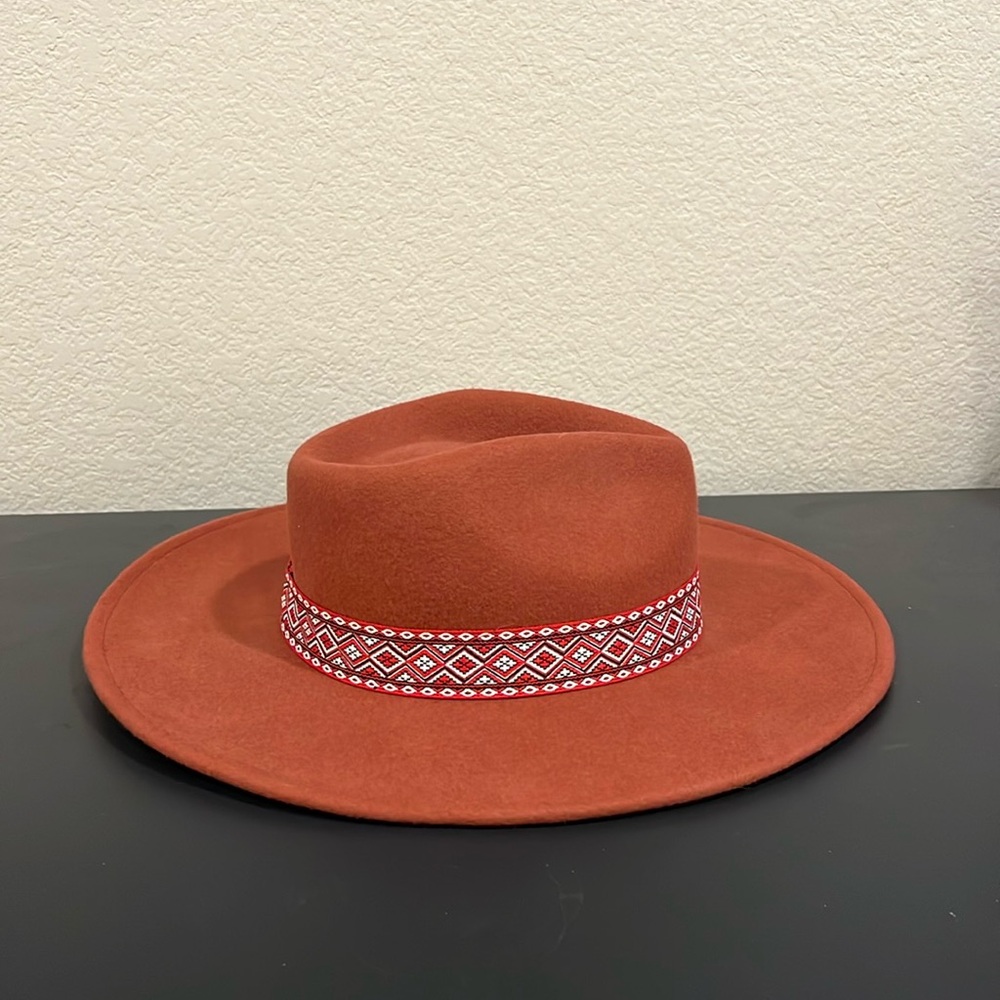 100% WOOL HAT!